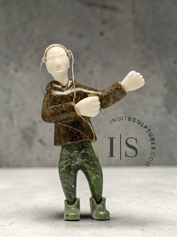 VINTAGE 10" Iconic MP3 Player Pitseolak Qimirpik *Music World*