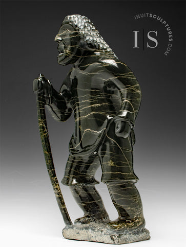 VIEUX Homme Inuk de 18 pouces par Norman Qumuataq *Uphill Walker*